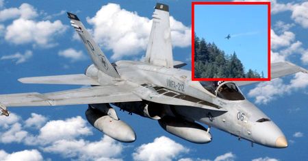 Myśliwiec rozbił się w USA. Pilot się katapultował, las w płomieniach
