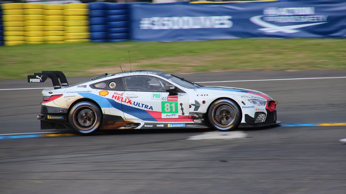 Wyścigowe BMW M8 GTE zadebiutowało przed drogową serią 8.