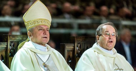 "Zabawa w chowanego" dotarła do Watykanu. Edward Janiak może stracić stanowisko