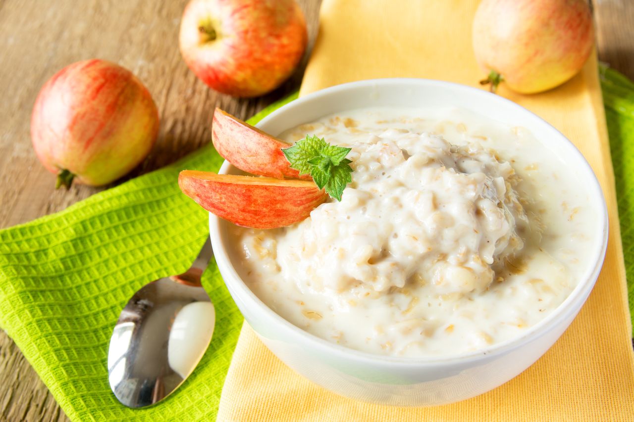 Oatmeal is the best idea for breakfast.