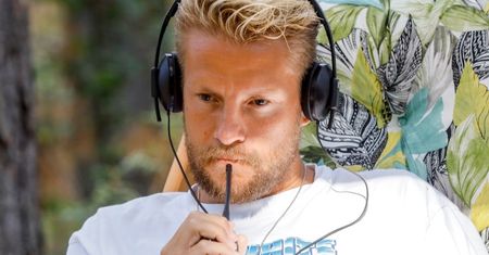 Sebastian Fabijański OŚMIESZYŁ SIĘ na koncercie w knajpie? Teraz się tłumaczy: "To zwykłe NIEDOGADANIE"