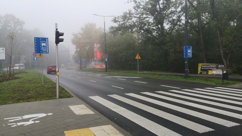 aleja krasnicka przejscie dla pieszych buspas