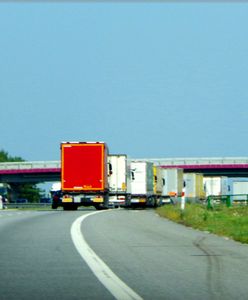 Tragiczny wypadek na A2 niedaleko Rzepina. BMW wbiło się w naczepę