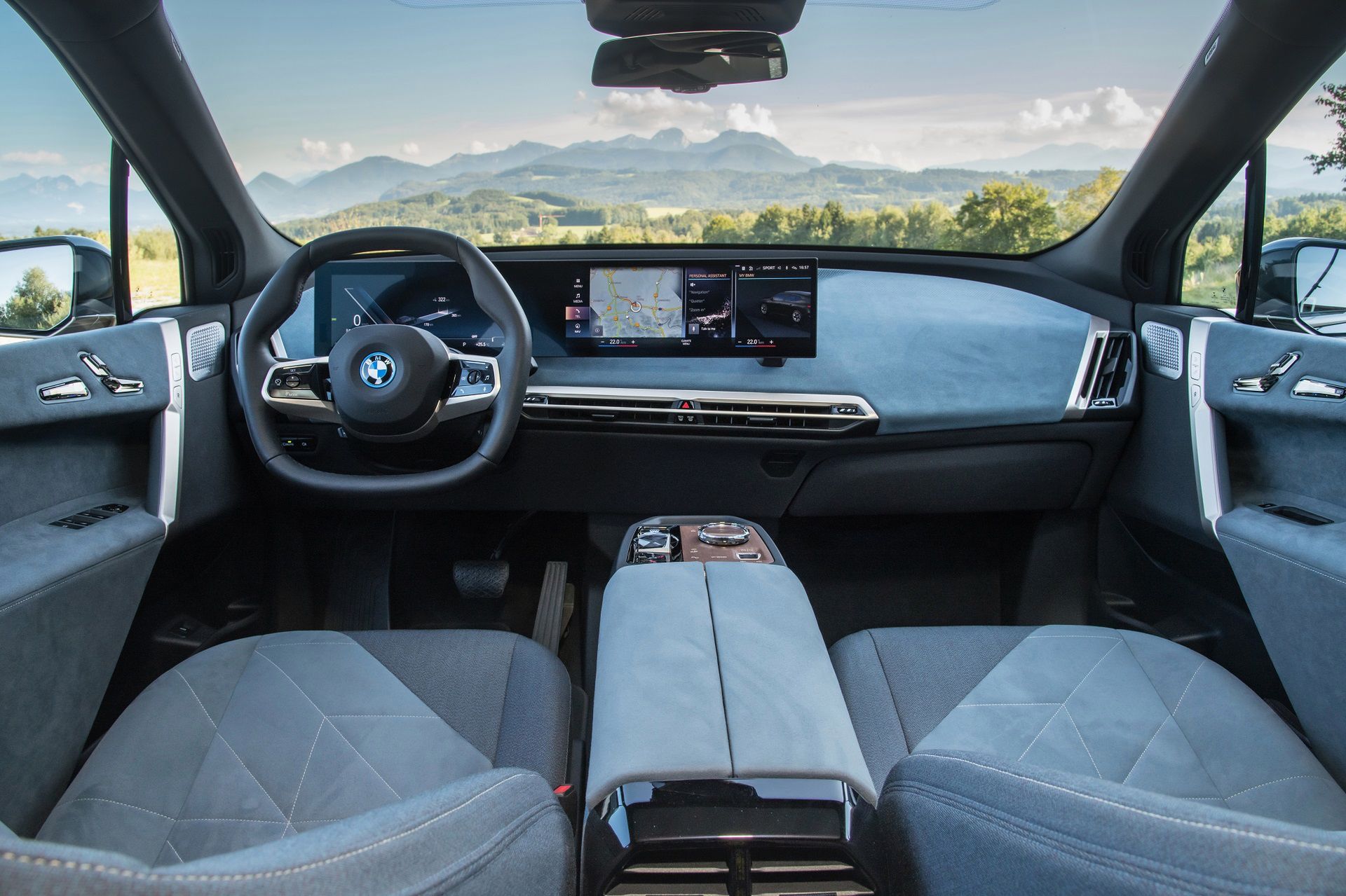 BMW iX (2021)