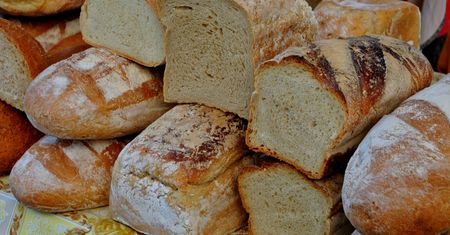 Gastrolożka mówi o najlepszym chlebie. "10 razy zdrowszy"