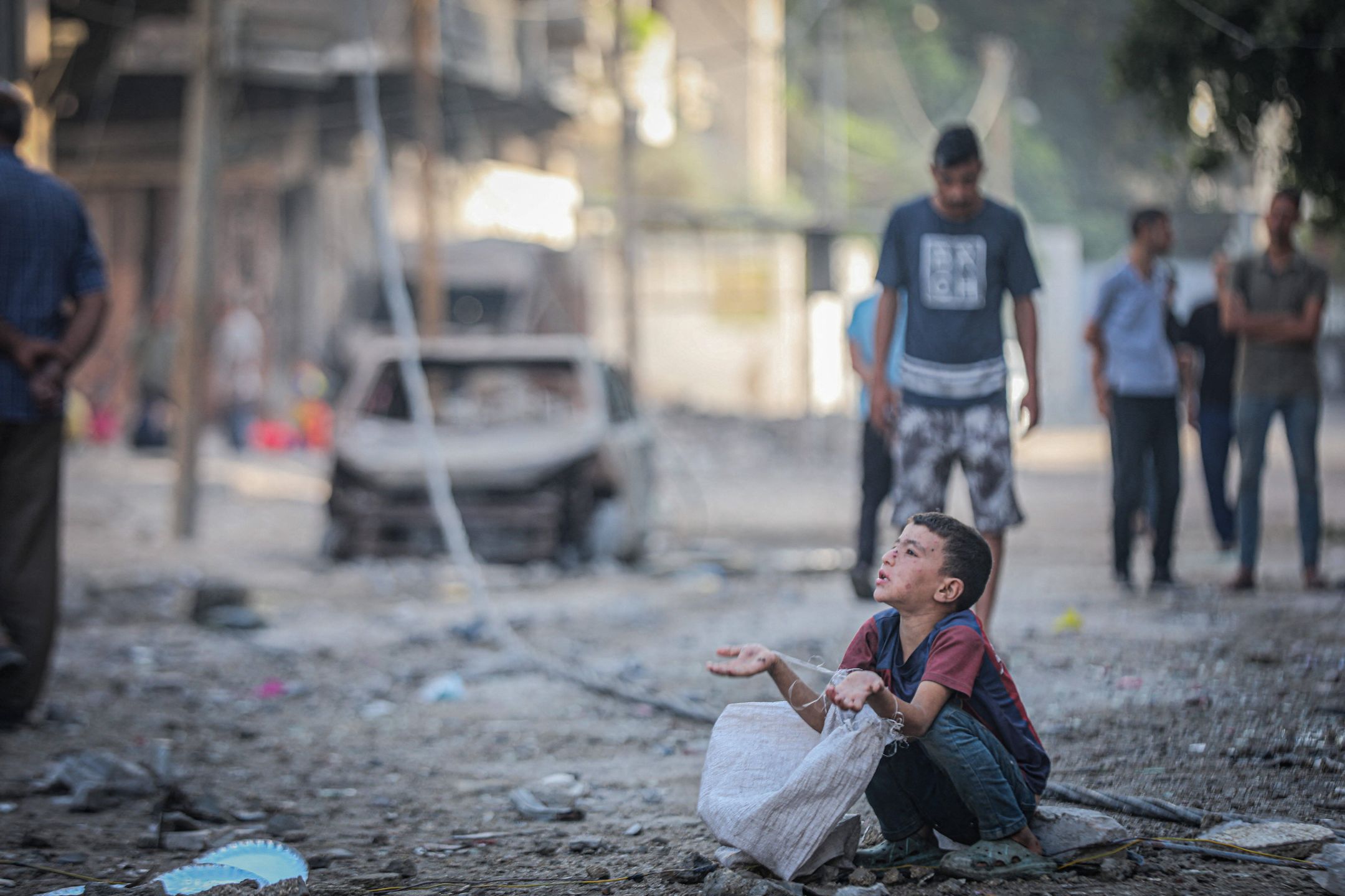 Tysiące dzieci w Strefie Gazy straciło swoje domy