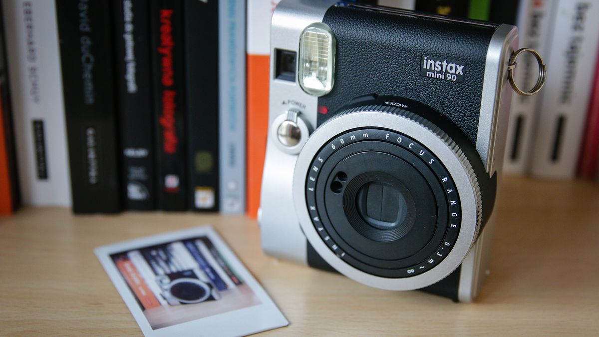 Fujifilm Instax mini 90 Neo Classic - natychmiastowa zabawa w stylu retro [test] 1