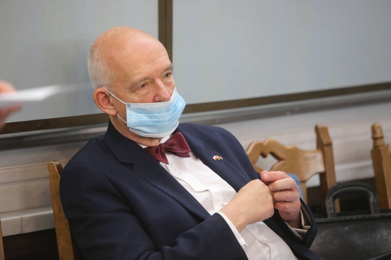 Janusz Korwin-Mikke ukarany przez sejmową komisję etyki. Upomnienie za "szatkowanie socjalistów"