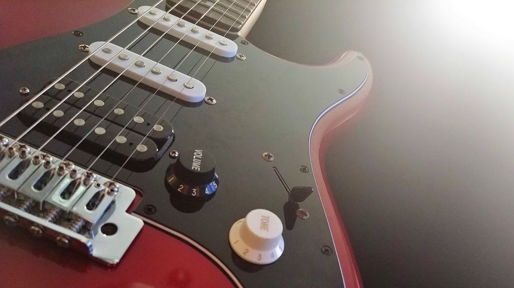 Gratka dla gitarzystów: darmowa aplikacja Fendera nauczy grać dowolną piosenkę