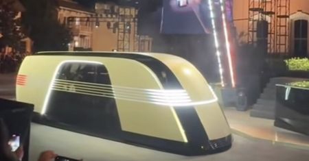 "To rewolucja". Elon Musk pokazał nowe modele samochodów autonomicznych