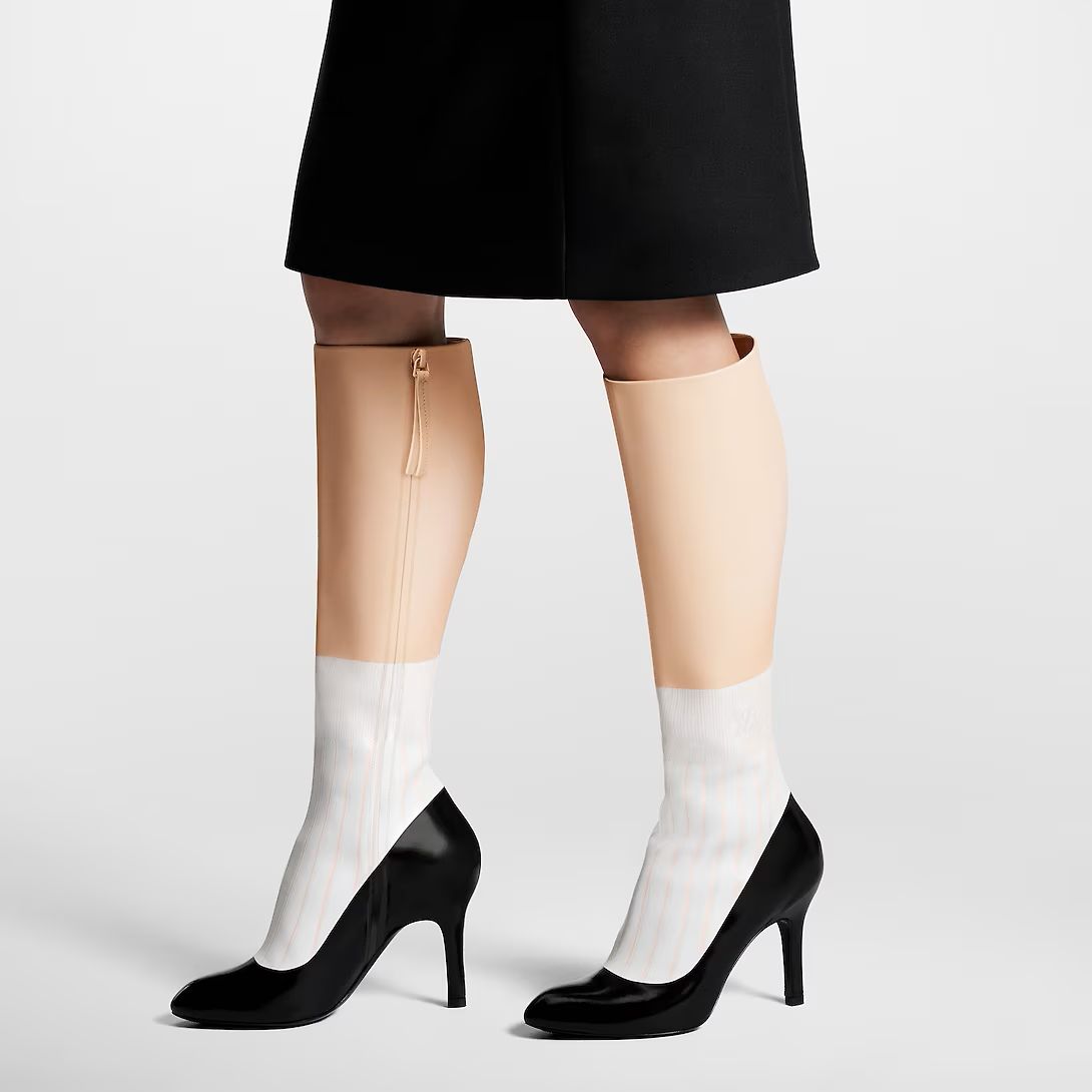 Kozaki imitujące nogi od Louis Vuitton 