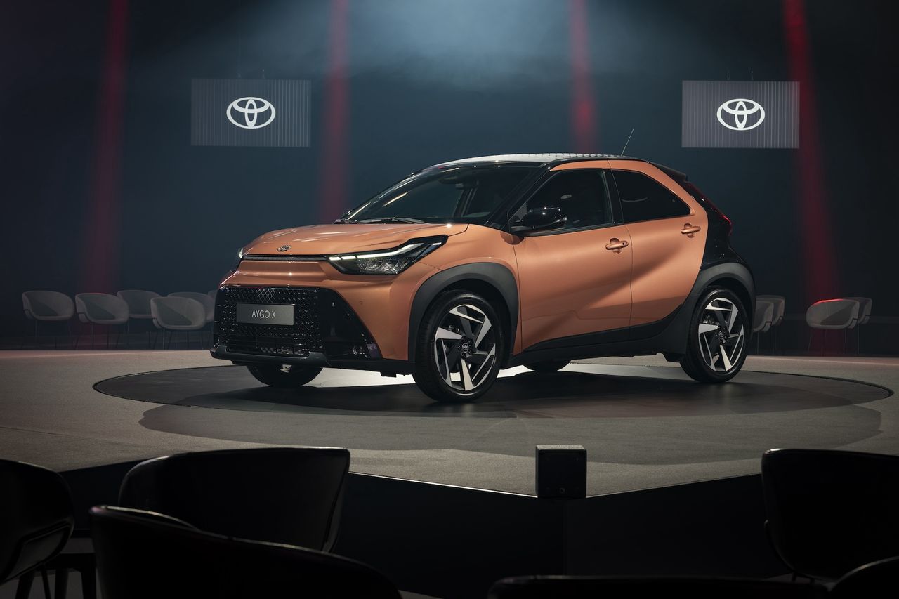 Toyota wprowadza hybrydę do najmniejszych aut. Aygo X Hybrid różni się nie tylko napędem