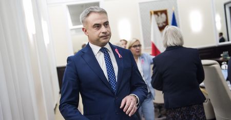 Niewielka poprawka, a skutki miliardowe. Operatorzy będą musieli wymienić cały sprzęt chiński?