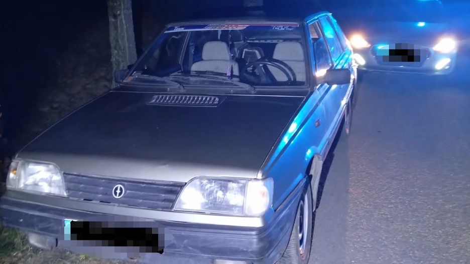 Na szczęście polonez nie ucierpiał w zdarzeniu 