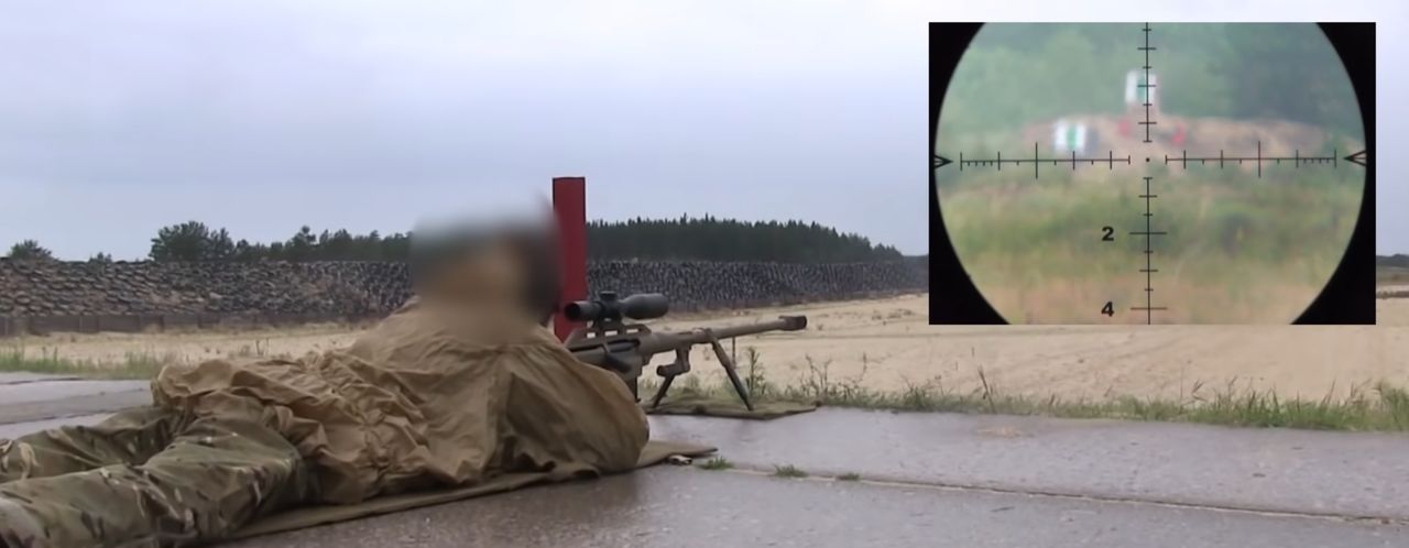 Ukraiński snajper poluje na Rosjan. Nie ochroni ich nawet wóz opancerzony - Karabin Snipex Aligator podczas strzelań poligonowych.