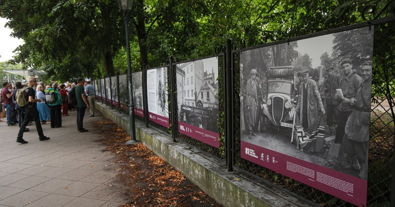 Warszawa: Wystawa "Starba. Fotograf Warszawy 1944" w Galerii Przystanek