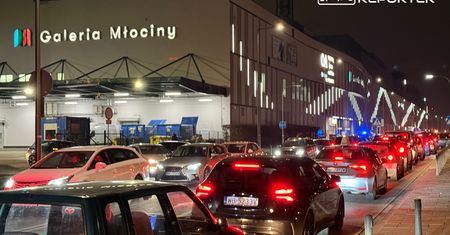 Korek jest potężny. Paraliż przy warszawskiej galerii
