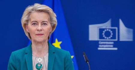 KE zawiesza cła odwetowe na USA. Von der Leyen podała datę