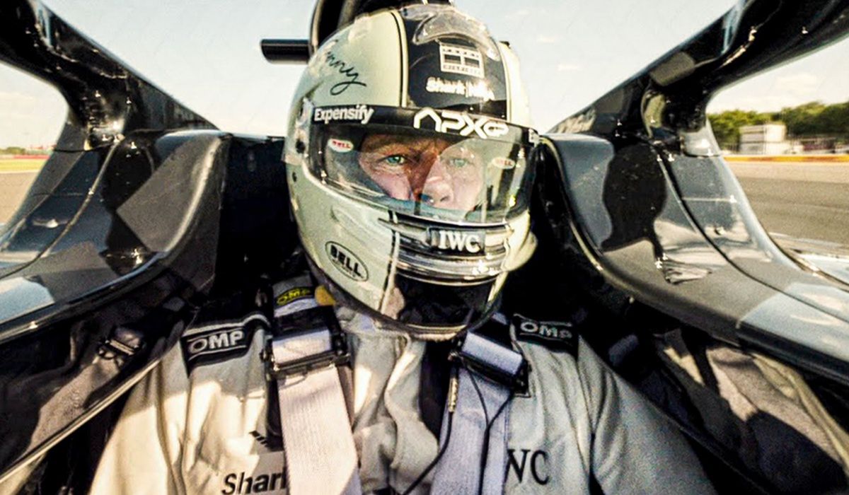 Kują żelazo, póki gorące. Na taki przebój czekał całe życie