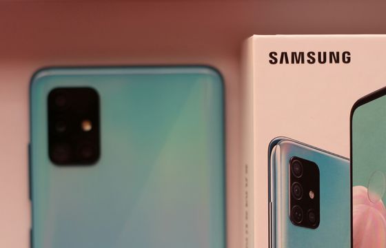 Co kryje się za "potwierdzonym zakupem"? Samsung z zarzutem manipulacji opiniami