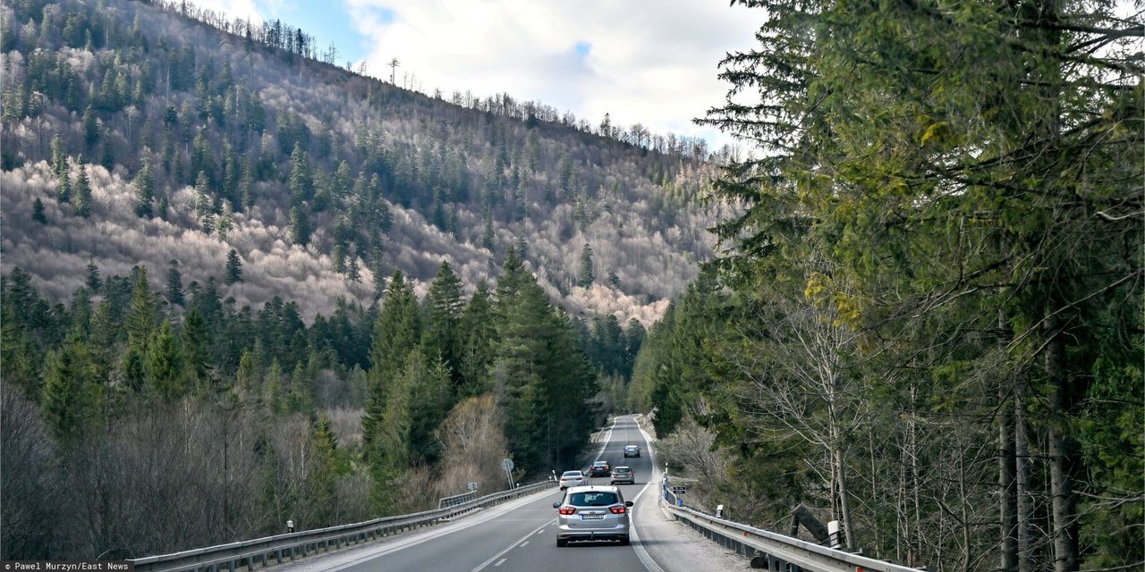 Wiosenne warunki na szlakach. Wyżej  lawinowe zagrożenie