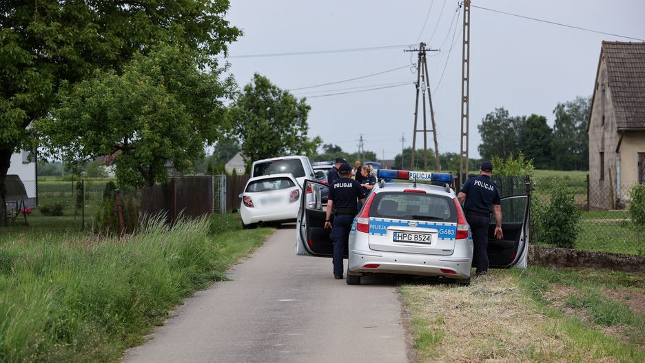 S�u�by
Art Service
3-latka, 5-latka, dzieci, dziewczynki, pogorzelisko, policja, prywatna posesja, siostry, szcz�tki, zw�oki