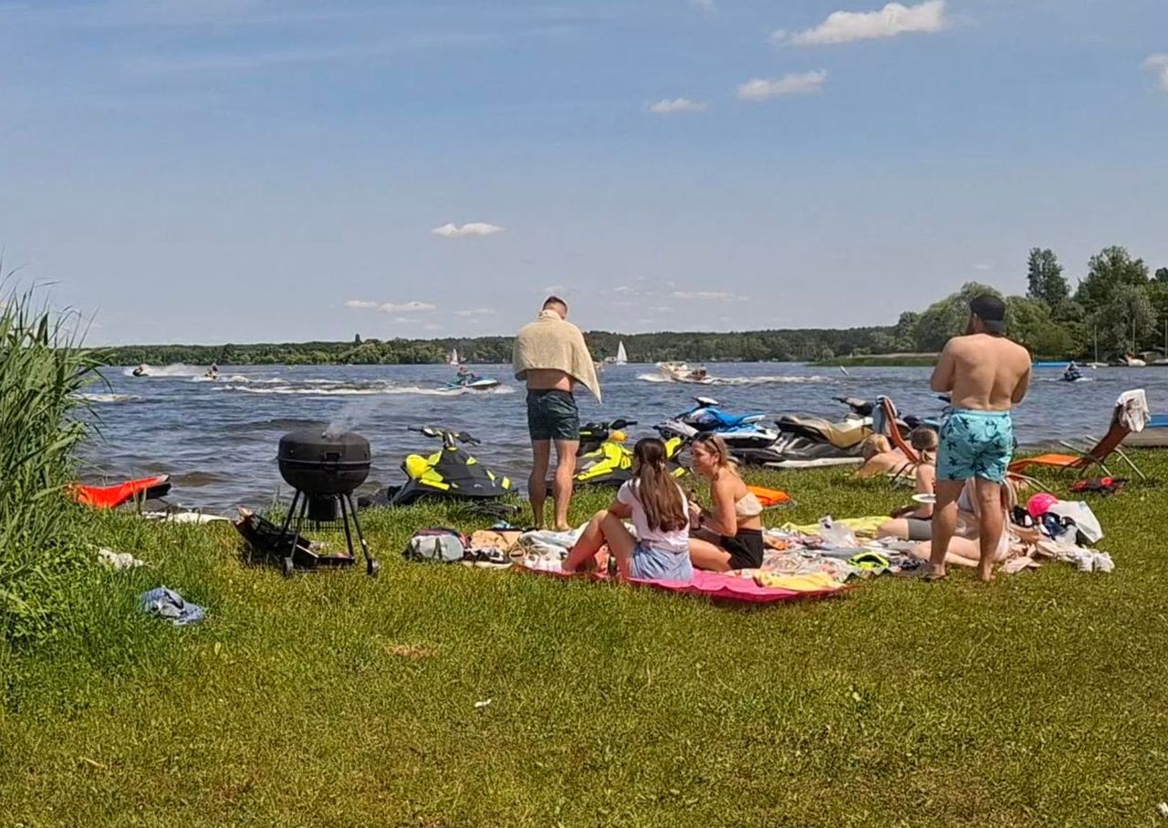 Już się zaczęło. Tłumy nad Zalewem Zegrzyńskim