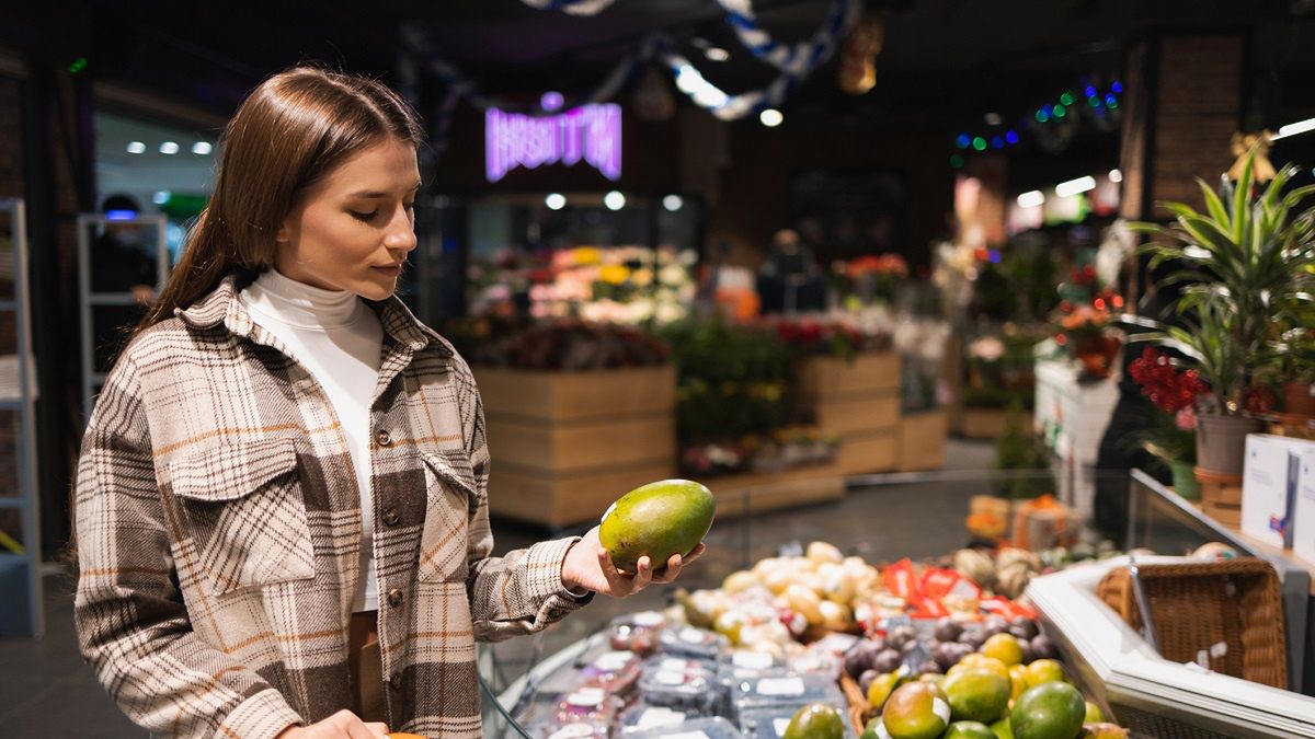Kupując owoce, zawsze patrz na kod PLU.