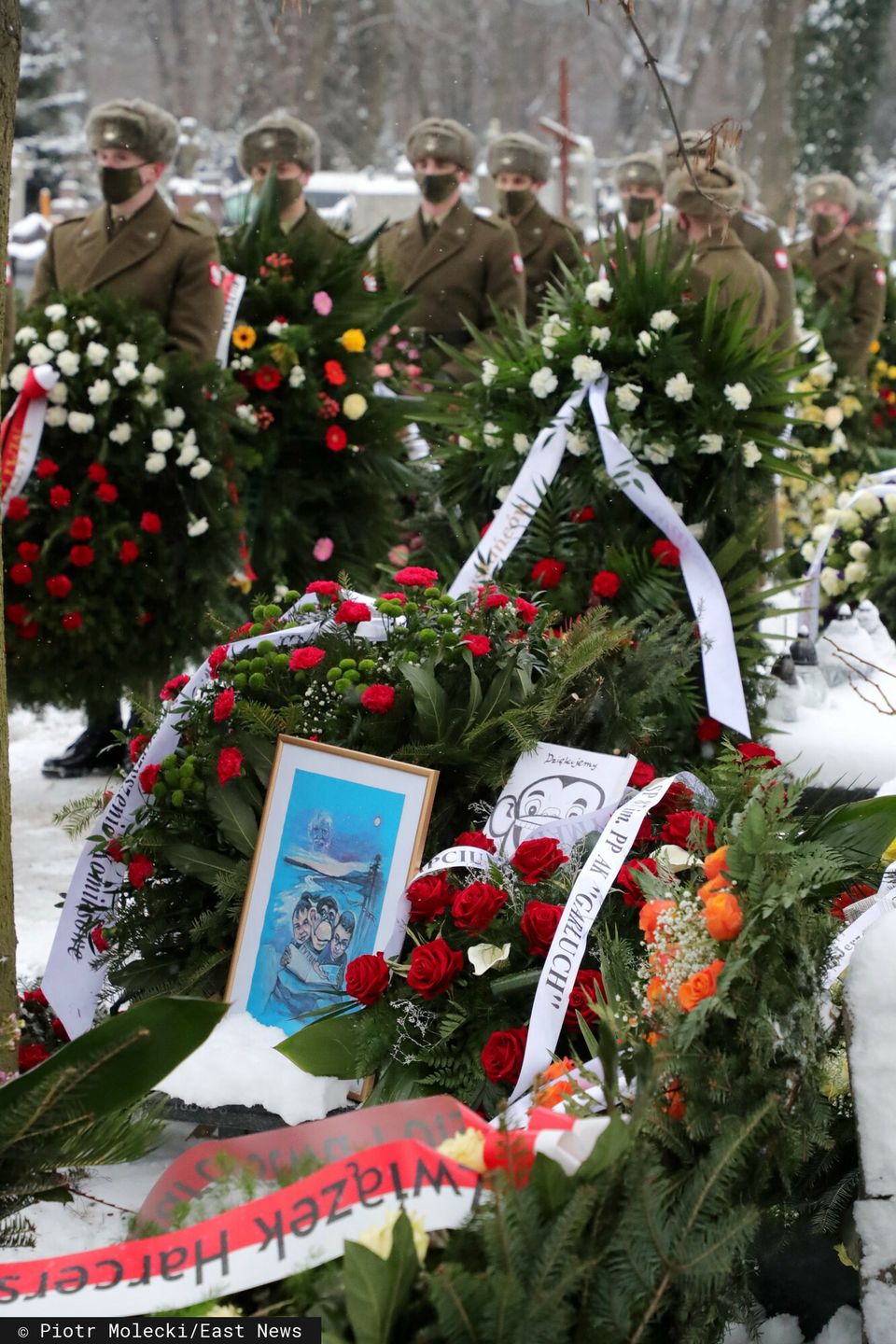 Tak wyglądał pogrzeb Papcia Chmiela. Pożegnano go z honorami