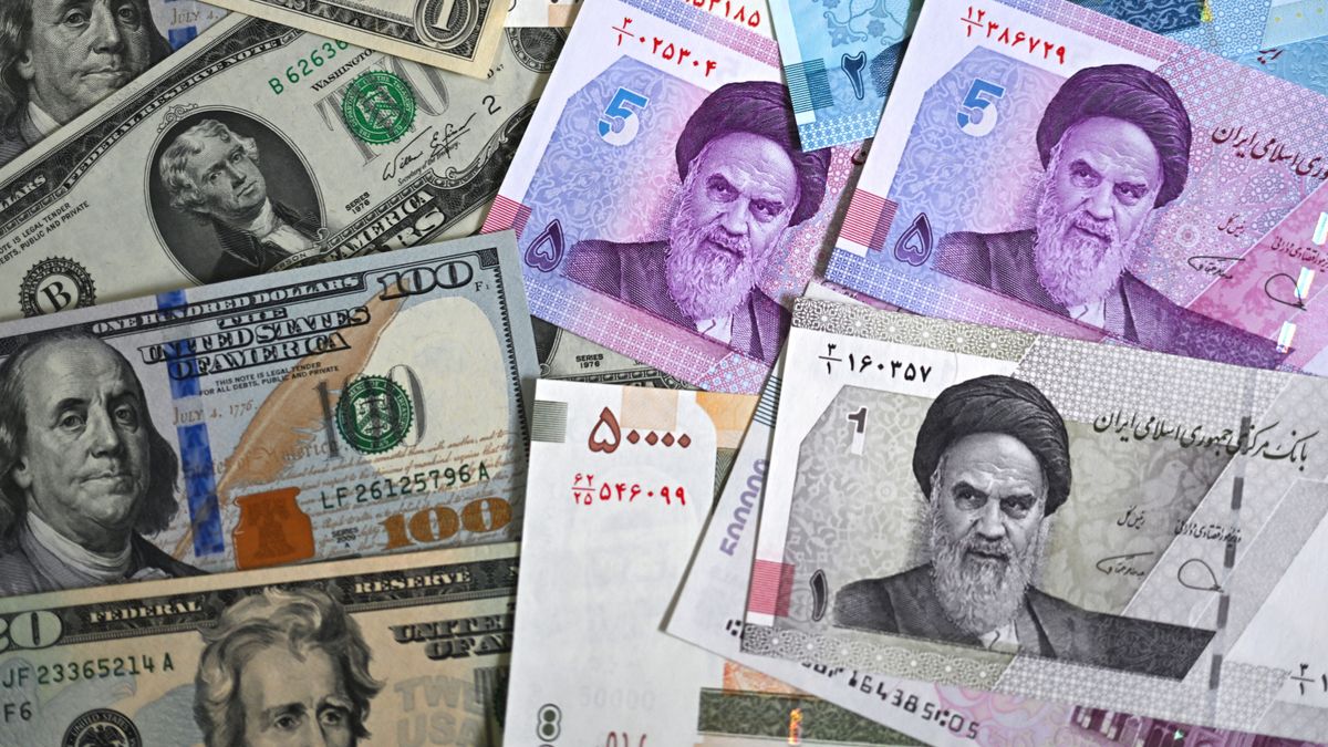 iran, united states of america, ee.uu, united states, iranian, rial, rials, dollar, banknote, confrontation, currency, finance, banking, economy, money, cash, financial, economic, wealth, exchange, paper, payment, bank, success, bill, business, note, crisis, balance, denominatuion