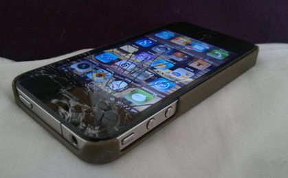 Odszkodowanie za rozbitego iPhone'a? Ubezpieczyciele polują na naciągaczy
