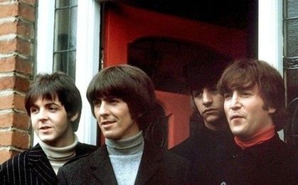 Pierwszy kontrakt Beatlesów sprzedany na aukcji za pół miliona euro