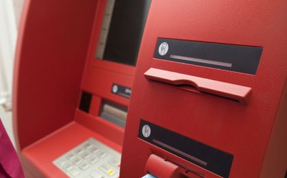 Koszty wypłaty z bankomatu za granicą mogą zaboleć