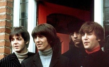 Pierwszy kontrakt Beatlesów sprzedany na aukcji za pół miliona euro