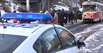Transporter opancerzony zderzył się z tramwajem