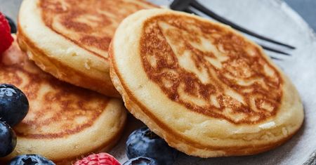 Ten omlet jest lekki i puszysty jak chmurka. Z talerza zniknie w kilka chwil