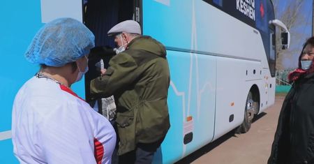 Mobilne kliniki chińskiej produkcji świadczą pomoc medyczną mieszkańcom odległych zakątków Kazachstanu.