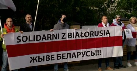 “Nie możemy porzucić więźniów politycznych”. Akcja solidarności z demokratyczną opozycją na Białorusi w Białymstoku