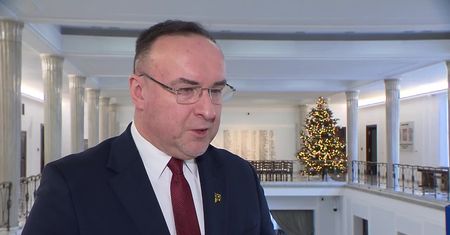 Opozycja żąda dymisji komendanta głównego policji Jarosława Szymczyka. Rząd (na razie) stoi za nim murem