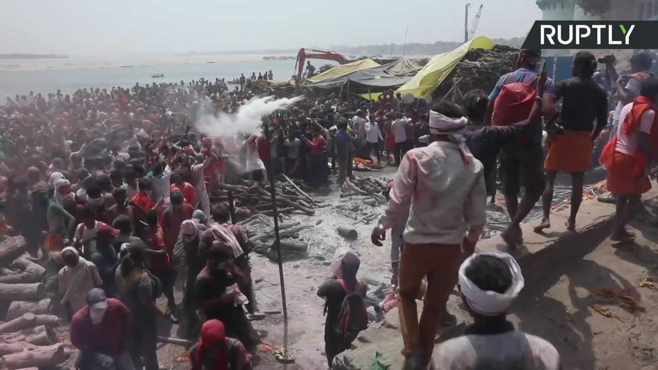 Barwne obchody święta Masana Holi w Varansi.