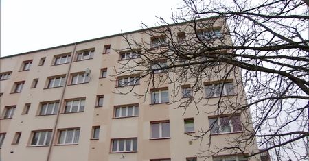 Roczny chłopiec zmarł w Głogowie na przewlekłą neuroinfekcję. Prokuratura zarzuca opiekunom narażenie jego życia przez niewłaściwą opiekę