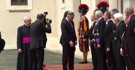 Prezydent Andrzej Duda z małżonką w Watykanie. Półgodzinna rozmowa z papieżem