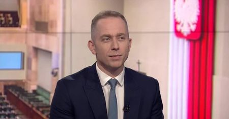 “Mamy wicepremiera z teką premiera i premiera bez teki” – komentarze po powrocie Kaczyńskiego do rządu