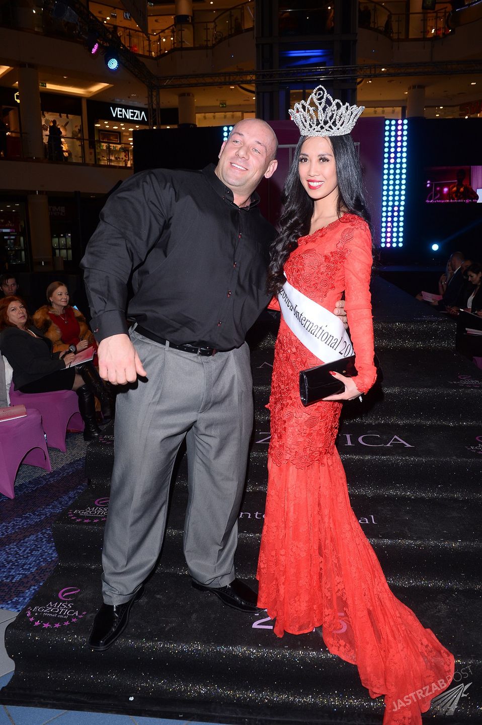 Zuzanna Hoang Xuan, Robert Burneika
Fotografia: ONS