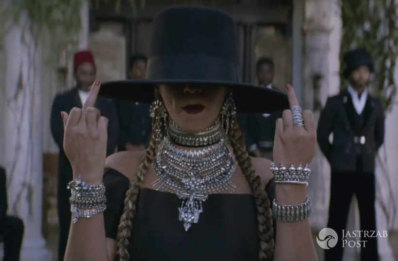 Beyonce - Formation (Dirty) - Super Bawl 2016
