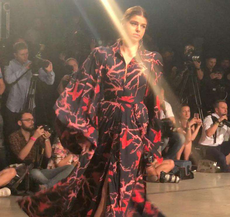 Anna Markowska z Top Model na pokazie Bizuu