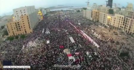 Kolejna noc masowych protestów w Libanie przeciwko opodatkowaniu połączeń przez internet
