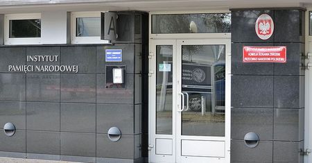 Pion śledczy IPN przedstawił nowe zarzuty wobec Stefana Michnika