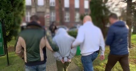 17-letni Adrian z zarzutem zabójstwa. Przyznał, że zabił młodszego kolegę