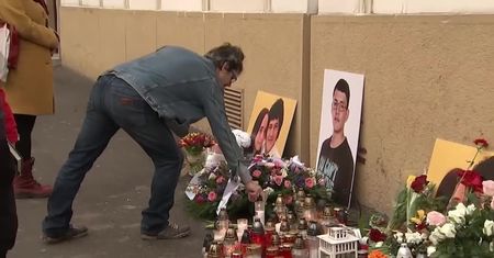 Tysiące osób wyszło na ulice słowackich miast, aby upamiętnić rocznicę śmierci Jana Kuciaka